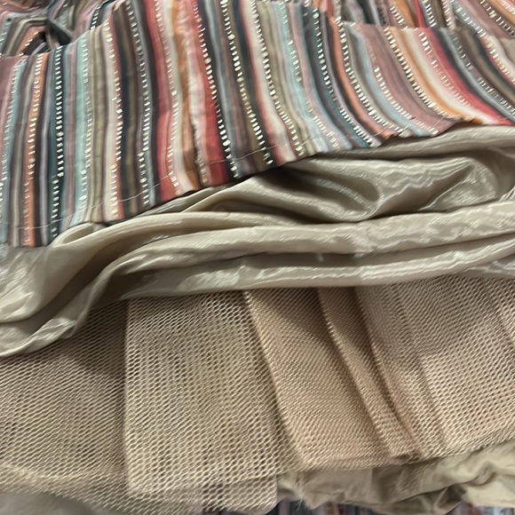 Lengha with 1 shoulder blouse and net dupatta - Picture 6 of 7